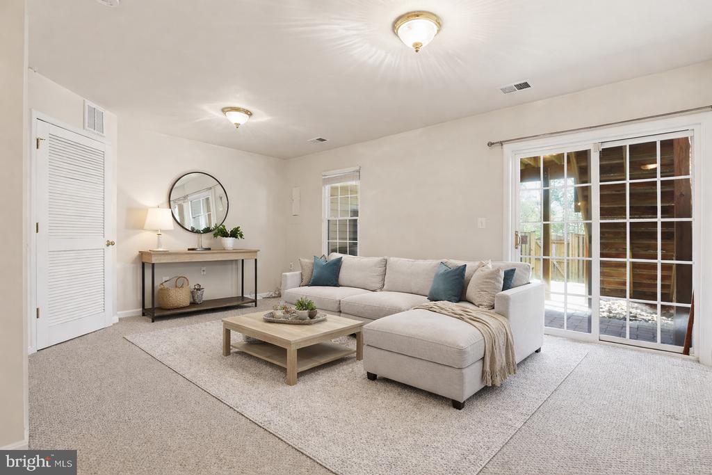 9814 CHESHIRE RIDGE CIRCLE