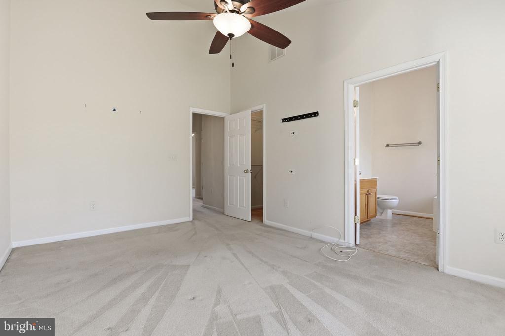 9814 CHESHIRE RIDGE CIRCLE