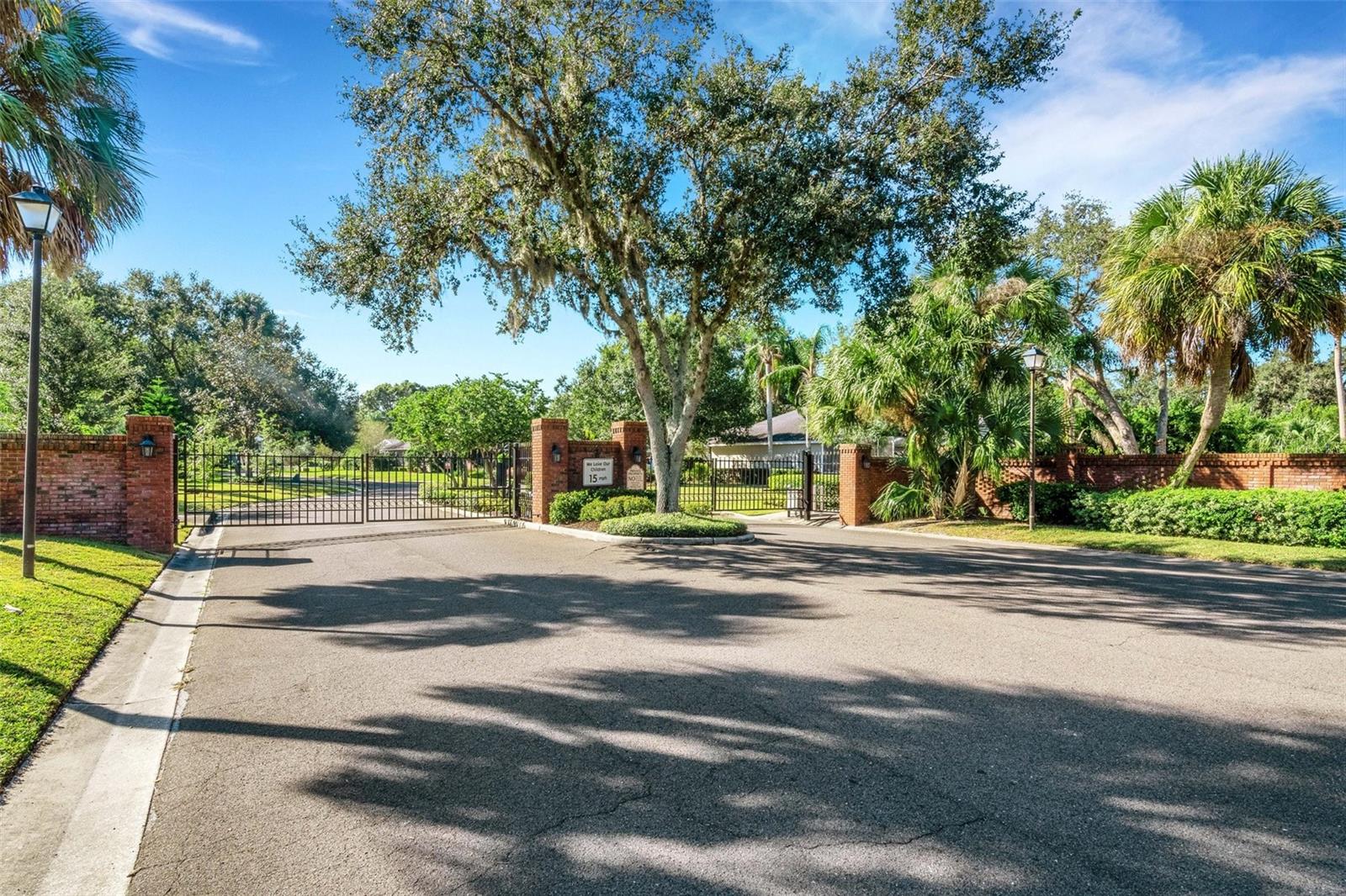 1446 ROYAL FOREST LN