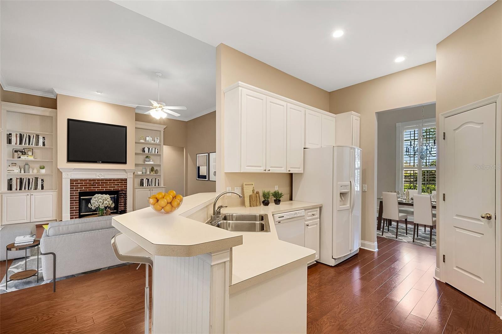 1446 ROYAL FOREST LN