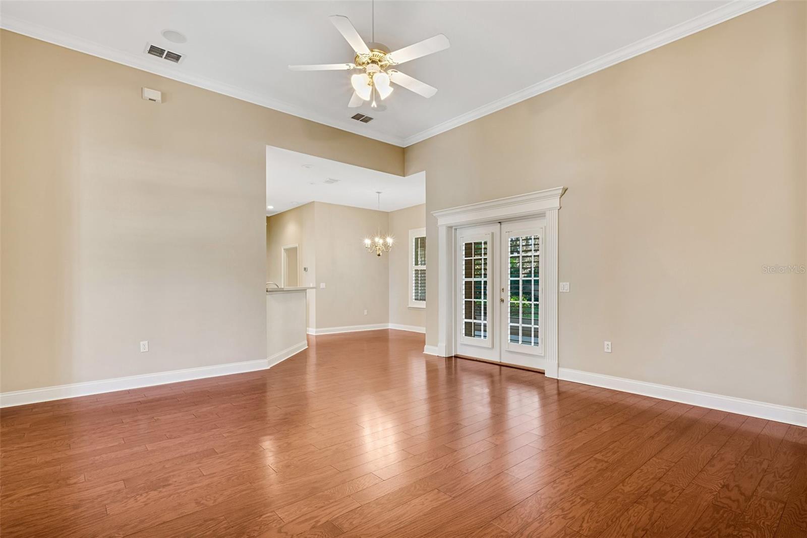 1446 ROYAL FOREST LN