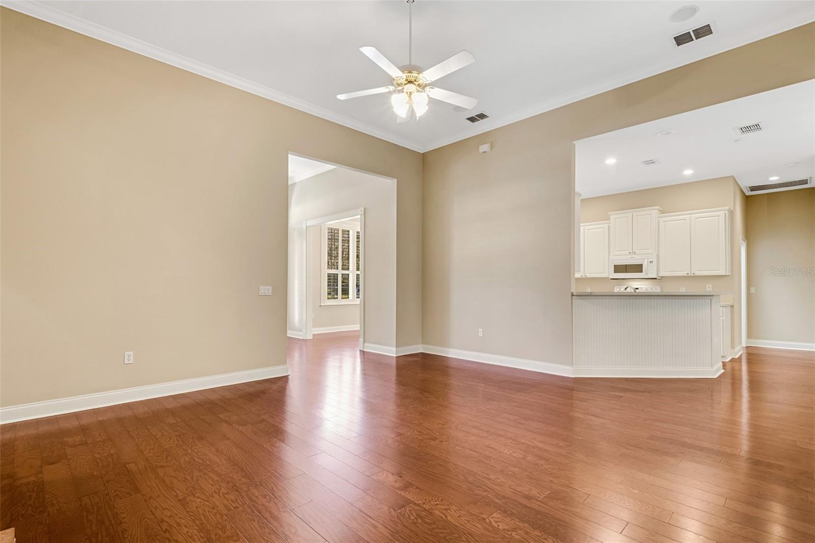 1446 ROYAL FOREST LN