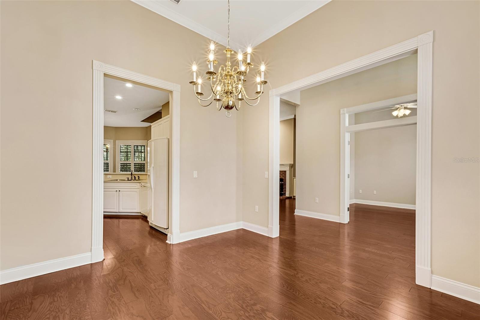 1446 ROYAL FOREST LN