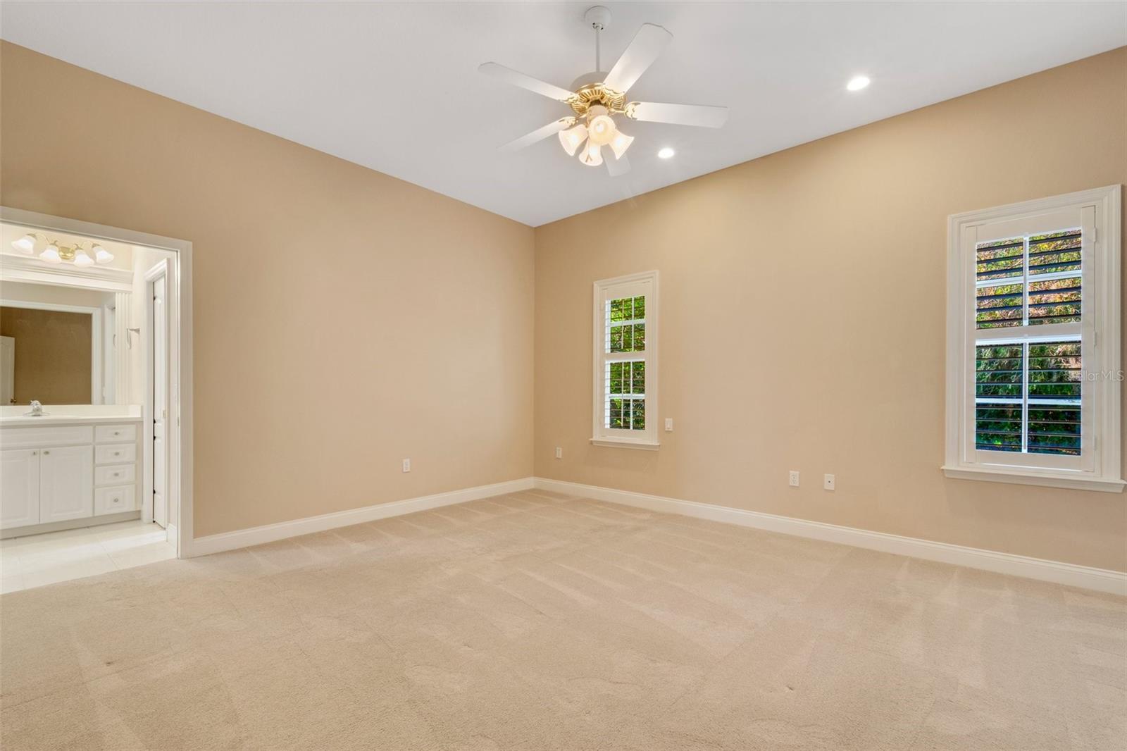 1446 ROYAL FOREST LN