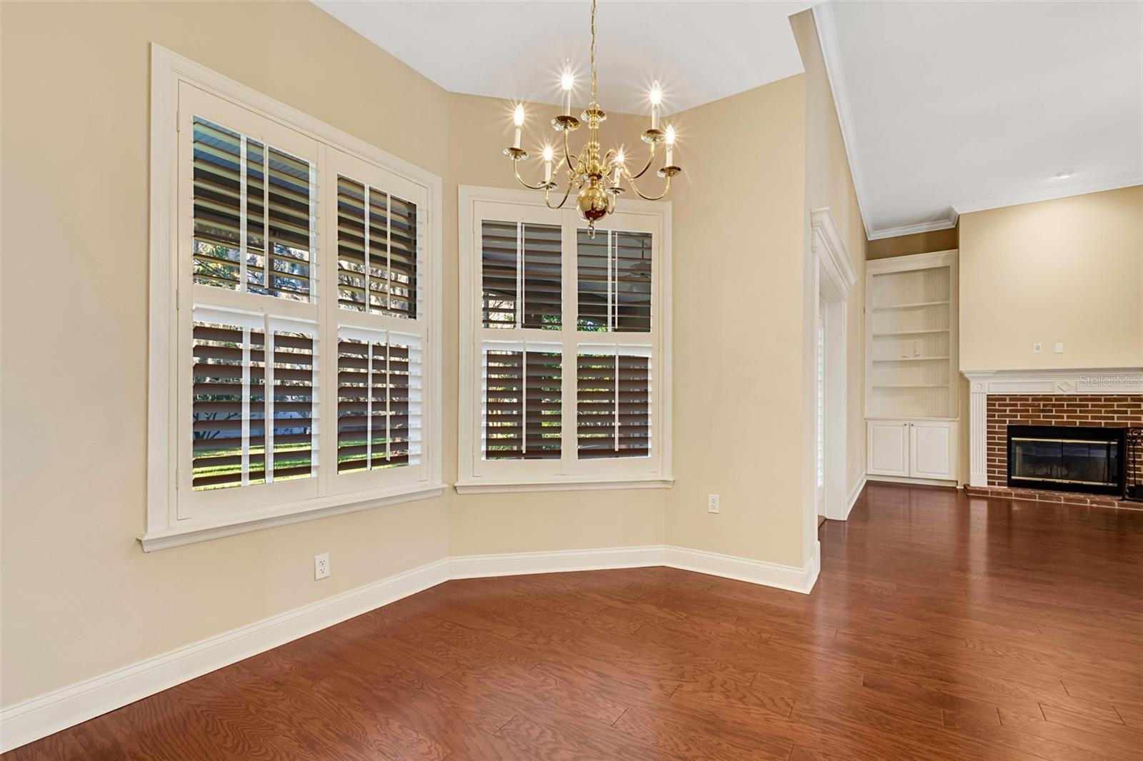 1446 ROYAL FOREST LN