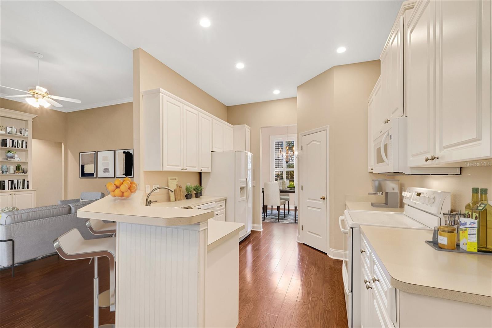 1446 ROYAL FOREST LN