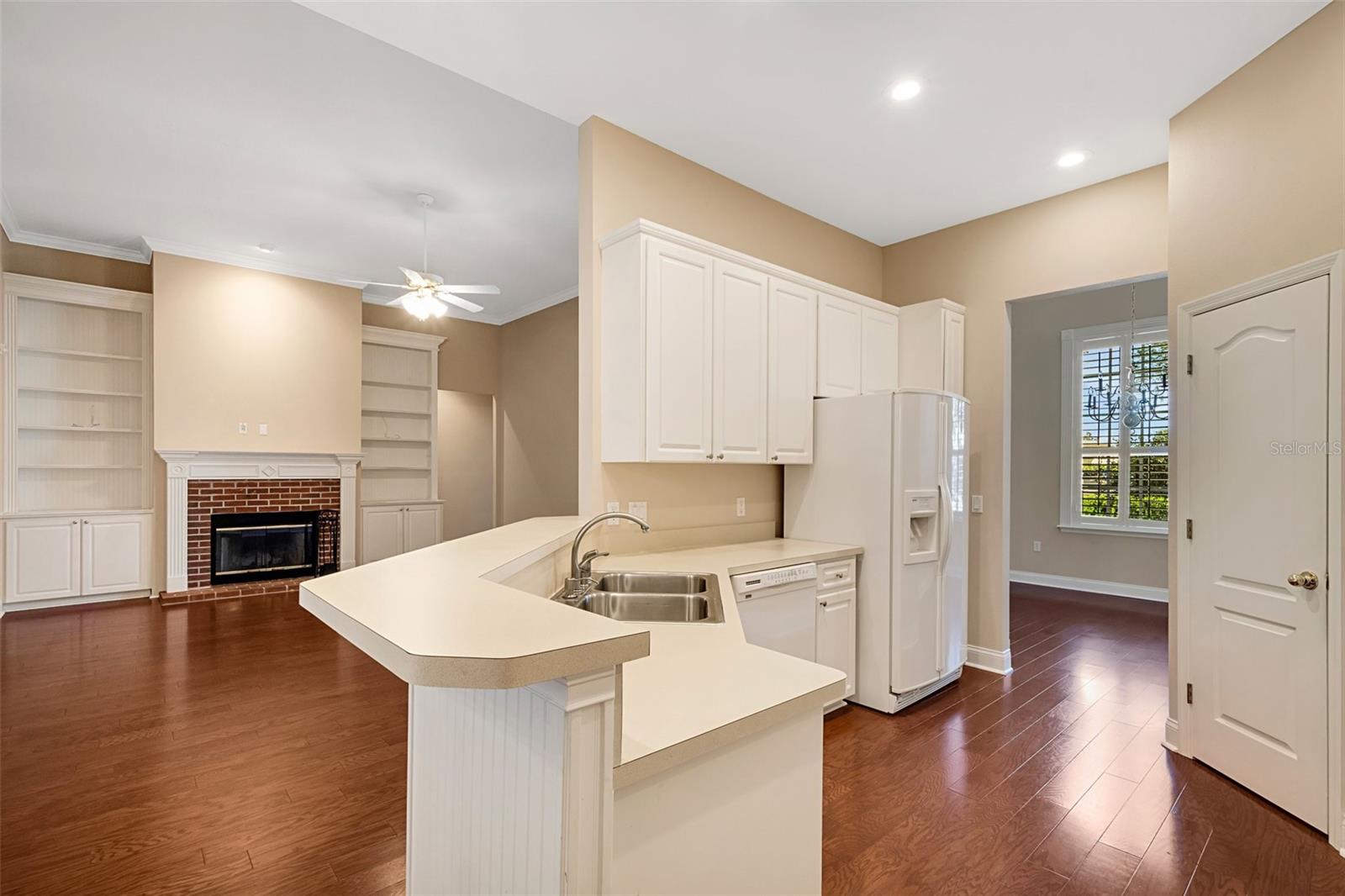 1446 ROYAL FOREST LN