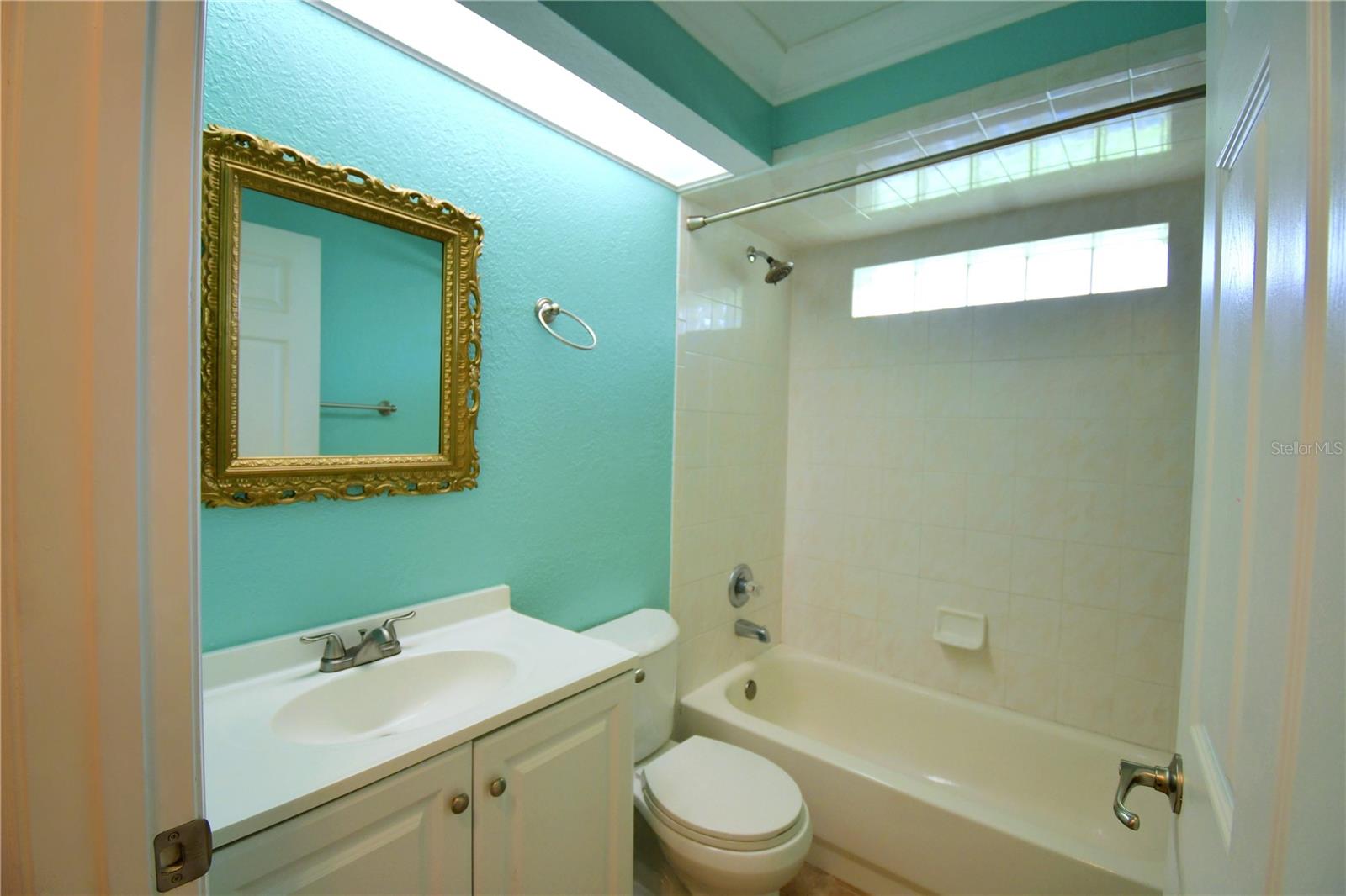 2217 HOWARD WEST AVE