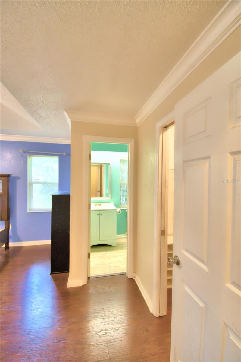 2217 HOWARD WEST AVE