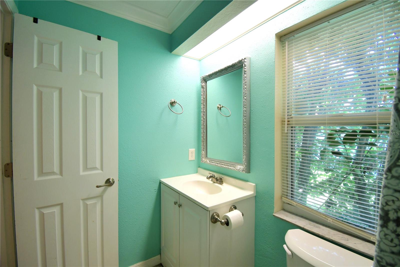 2217 HOWARD WEST AVE