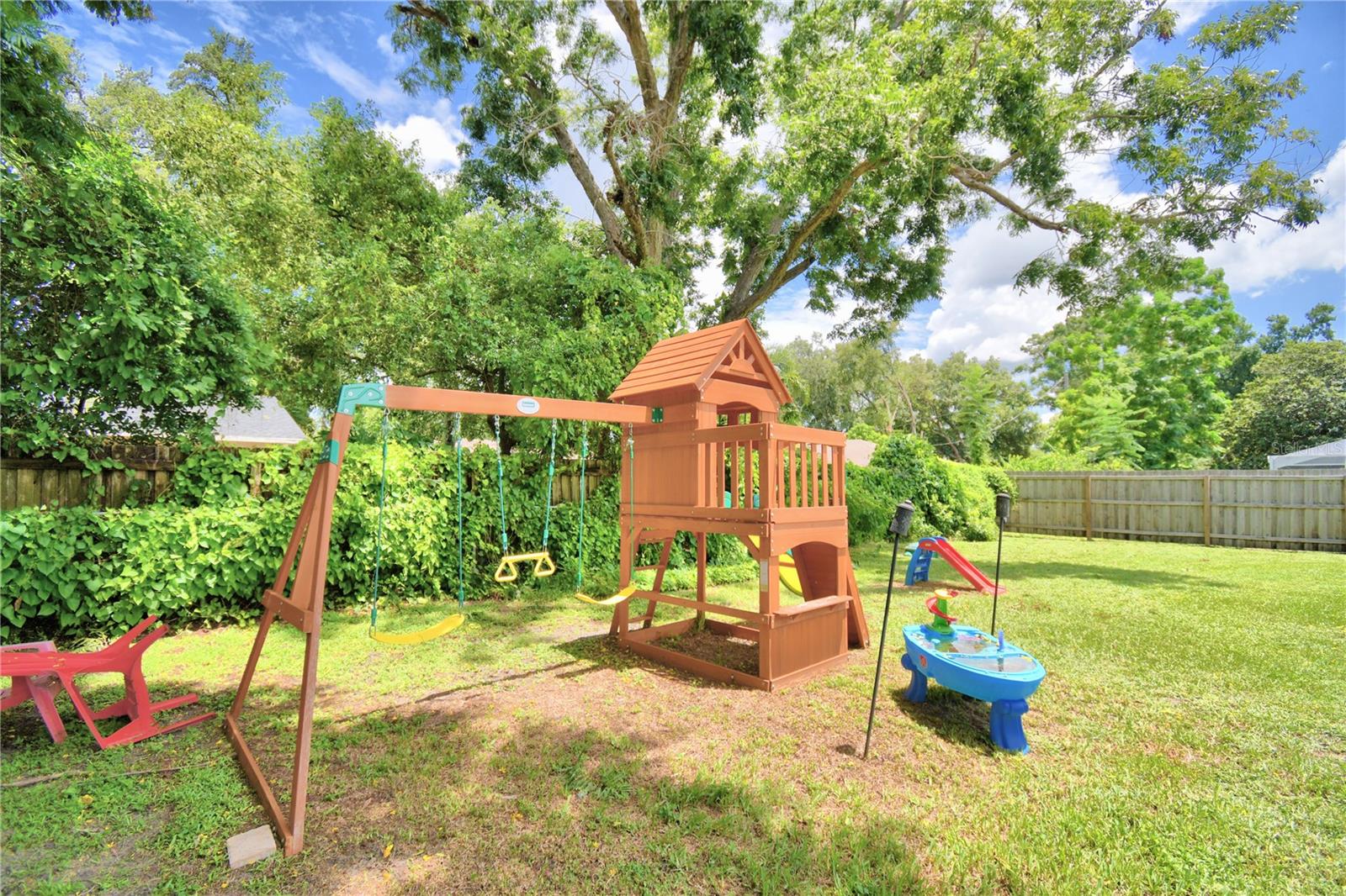 2217 HOWARD WEST AVE