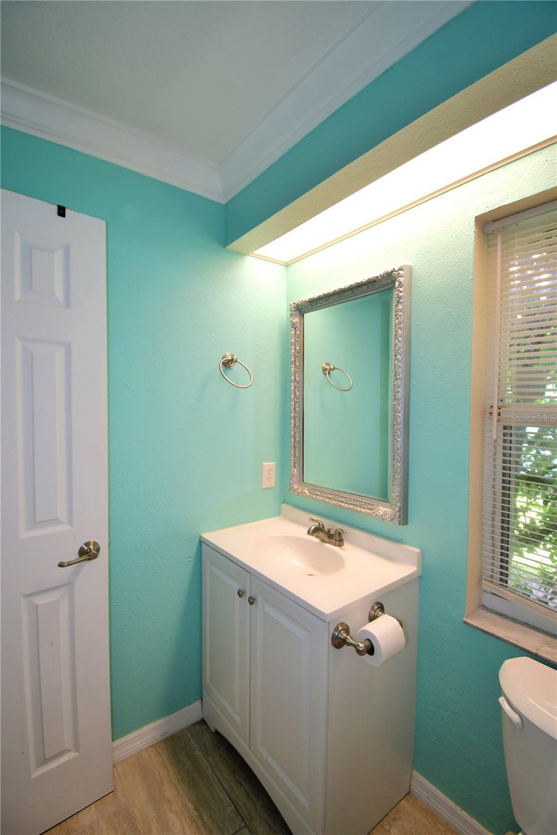 2217 HOWARD WEST AVE