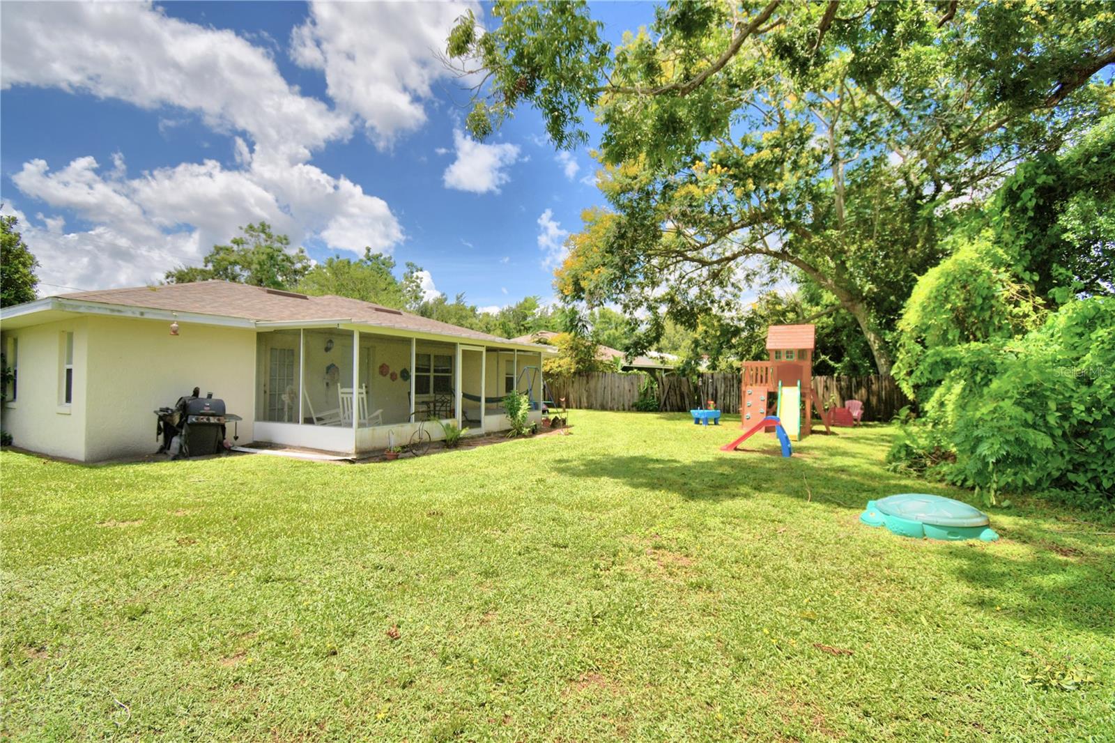 2217 HOWARD WEST AVE