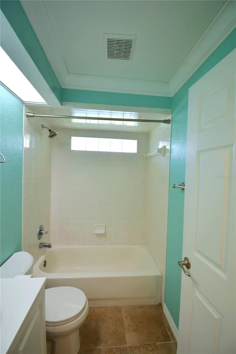 2217 HOWARD WEST AVE