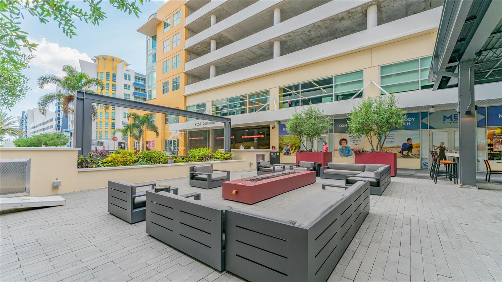 1238 E KENNEDY BLVD #1003