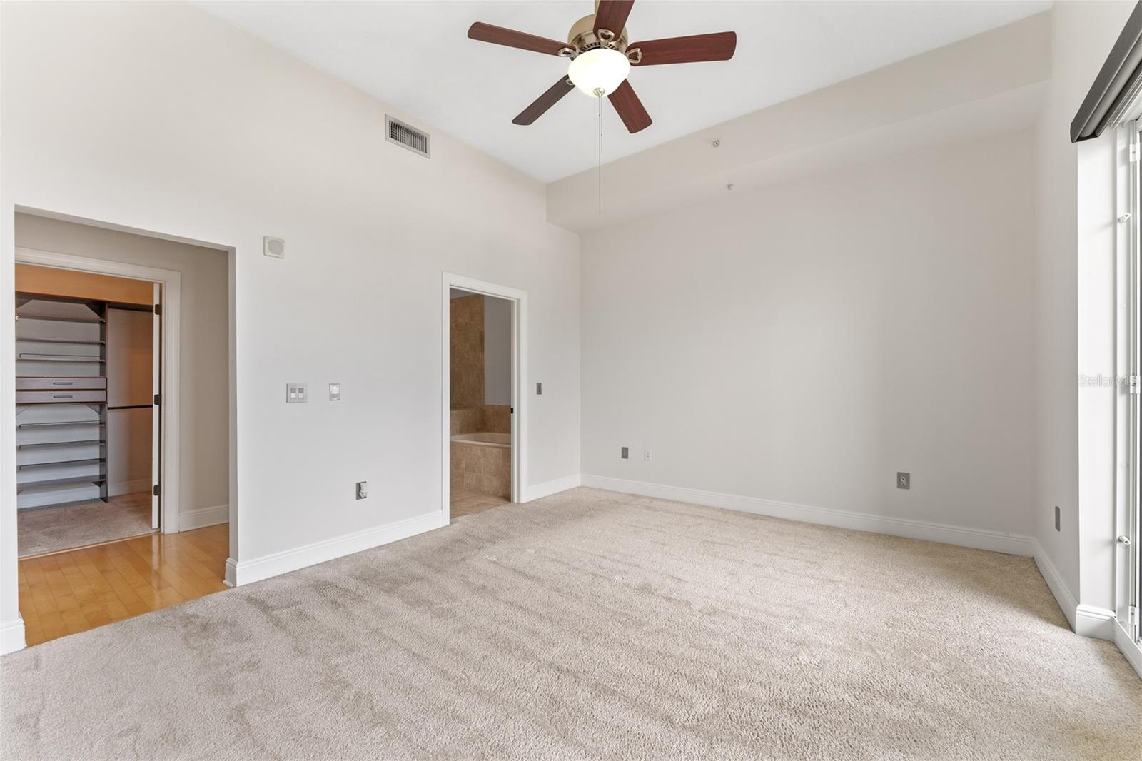 1238 E KENNEDY BLVD #1003