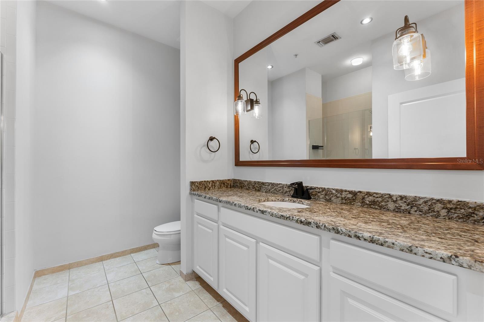 1238 E KENNEDY BLVD #1003