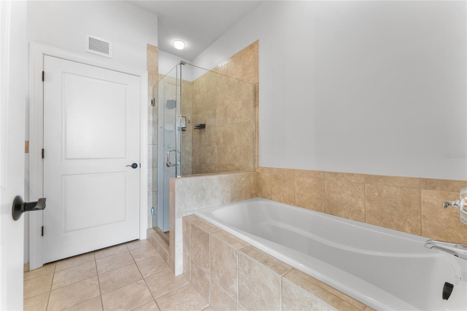 1238 E KENNEDY BLVD #1003