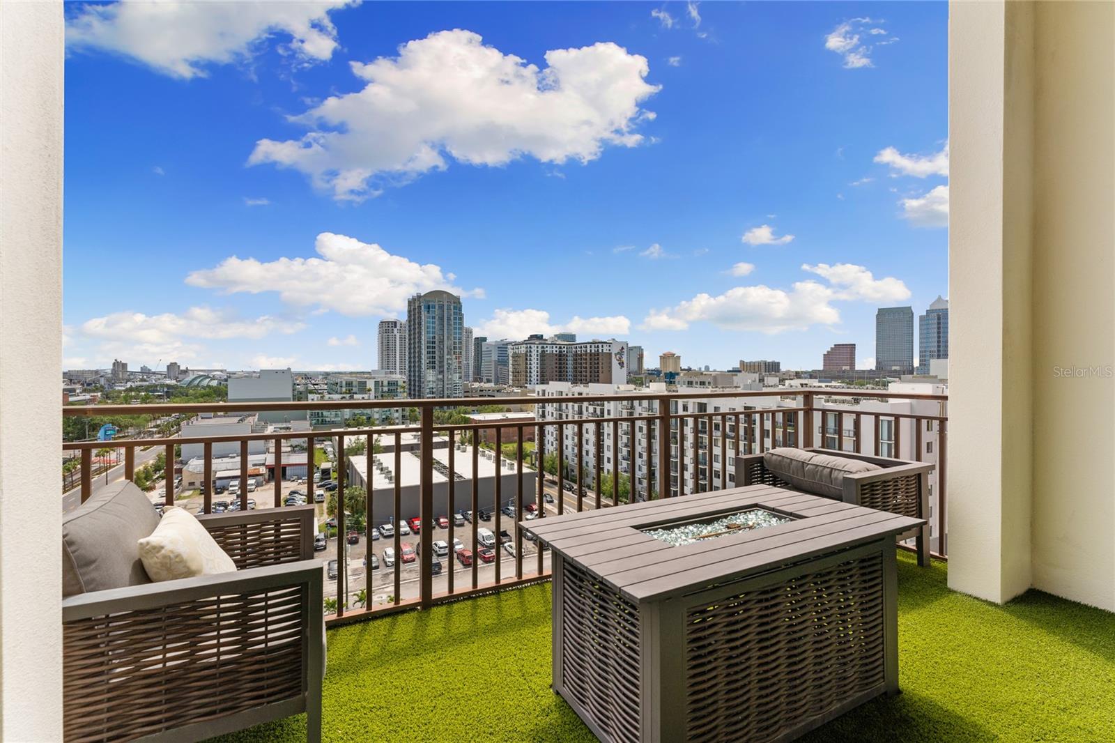 1238 E KENNEDY BLVD #1003