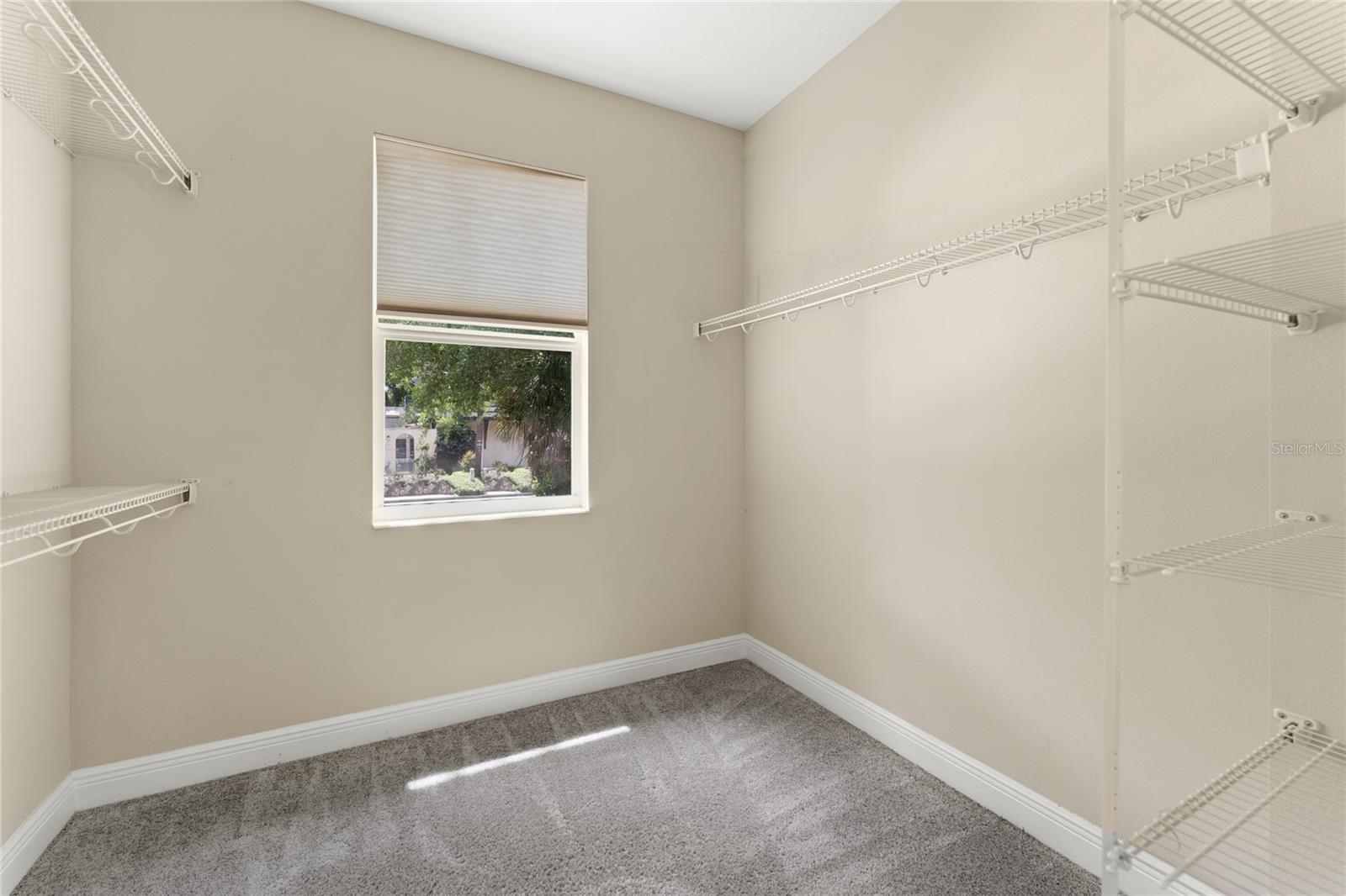 211 W HAMILTON AVE