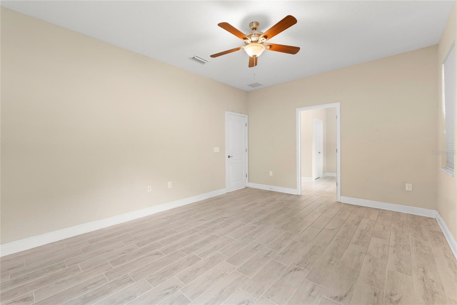 211 W HAMILTON AVE