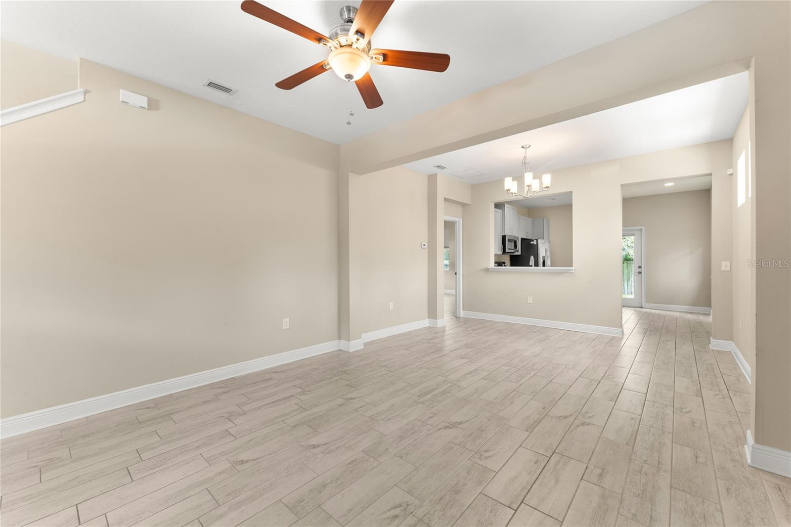 211 W HAMILTON AVE