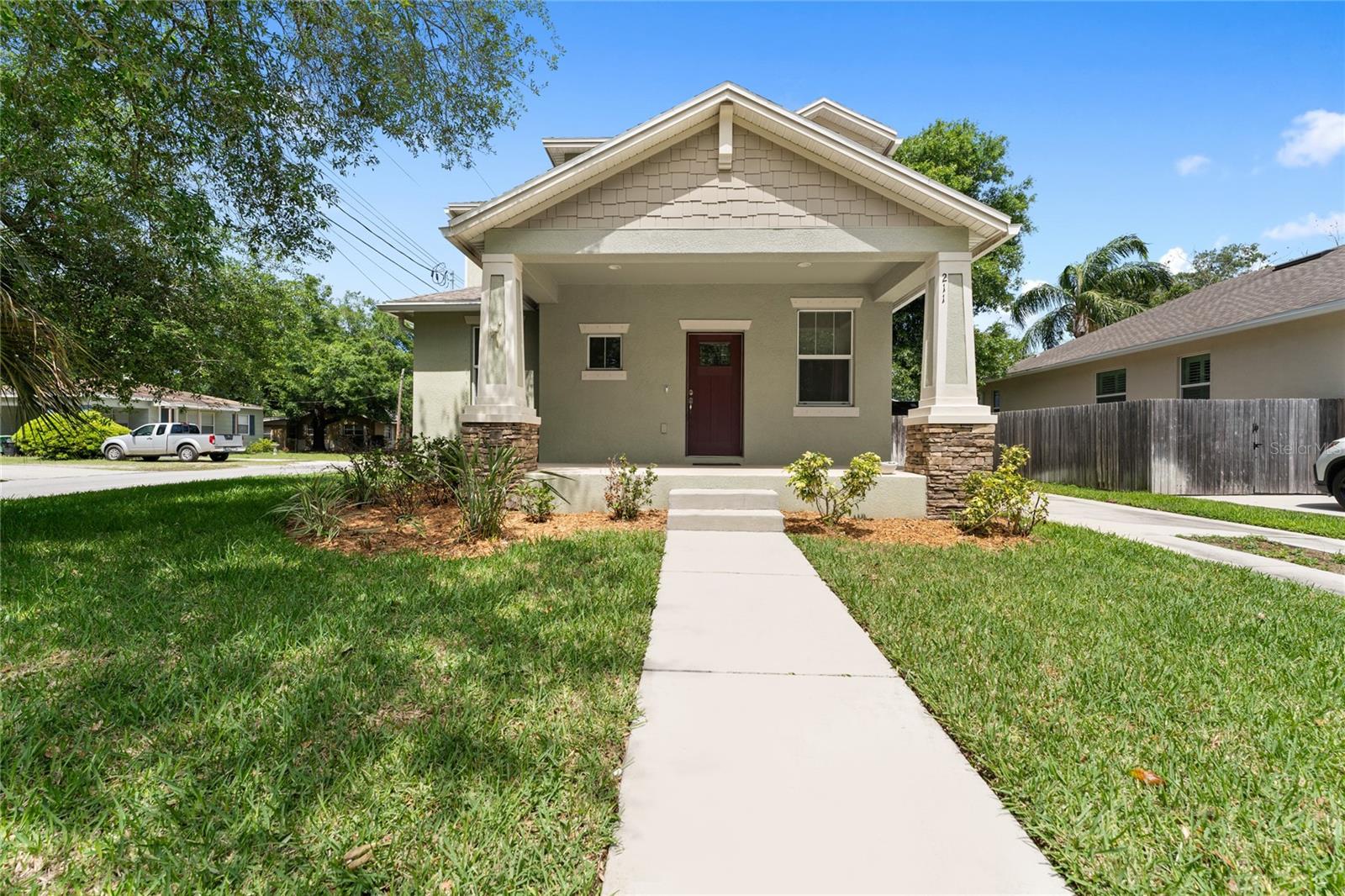 211 W HAMILTON AVE