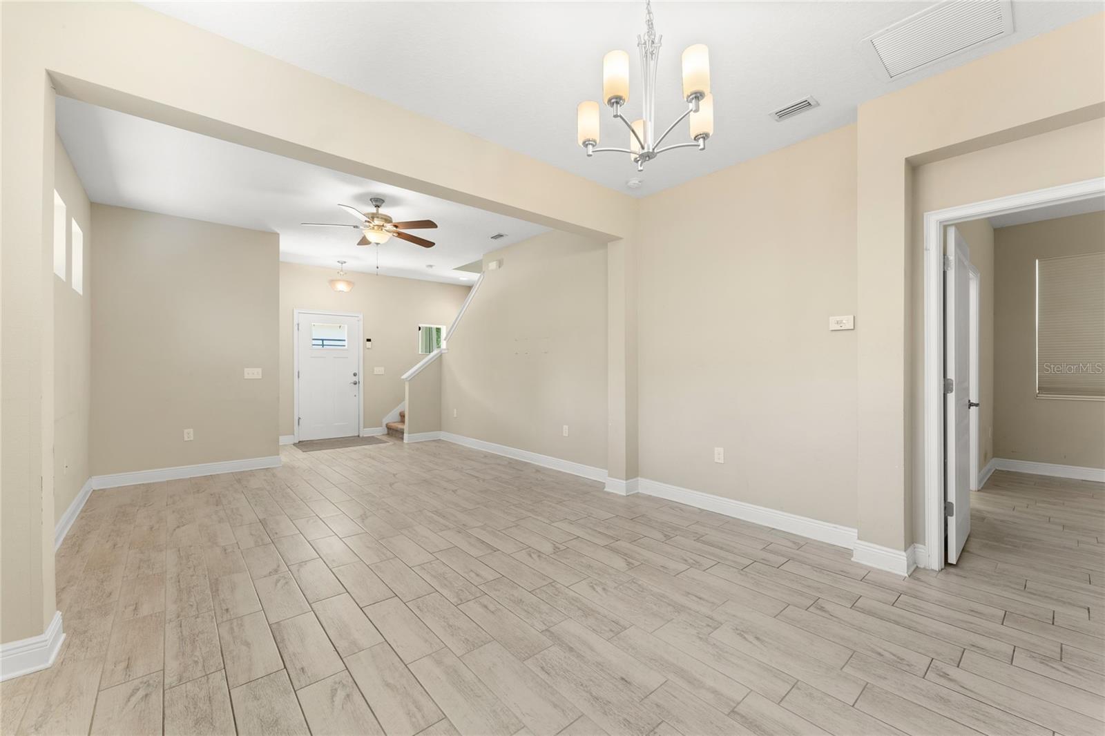 211 W HAMILTON AVE