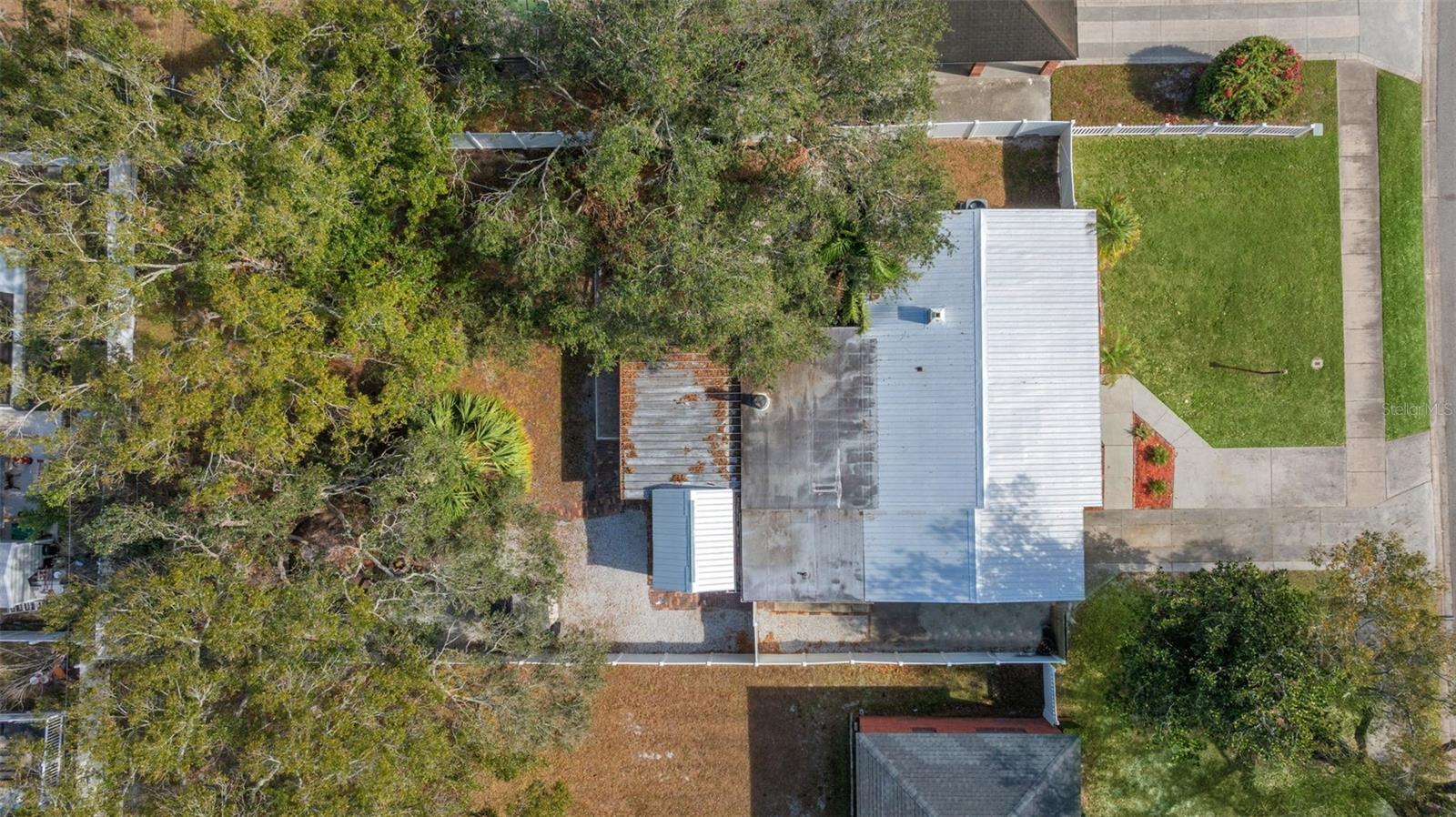 1715 W FERRIS AVE