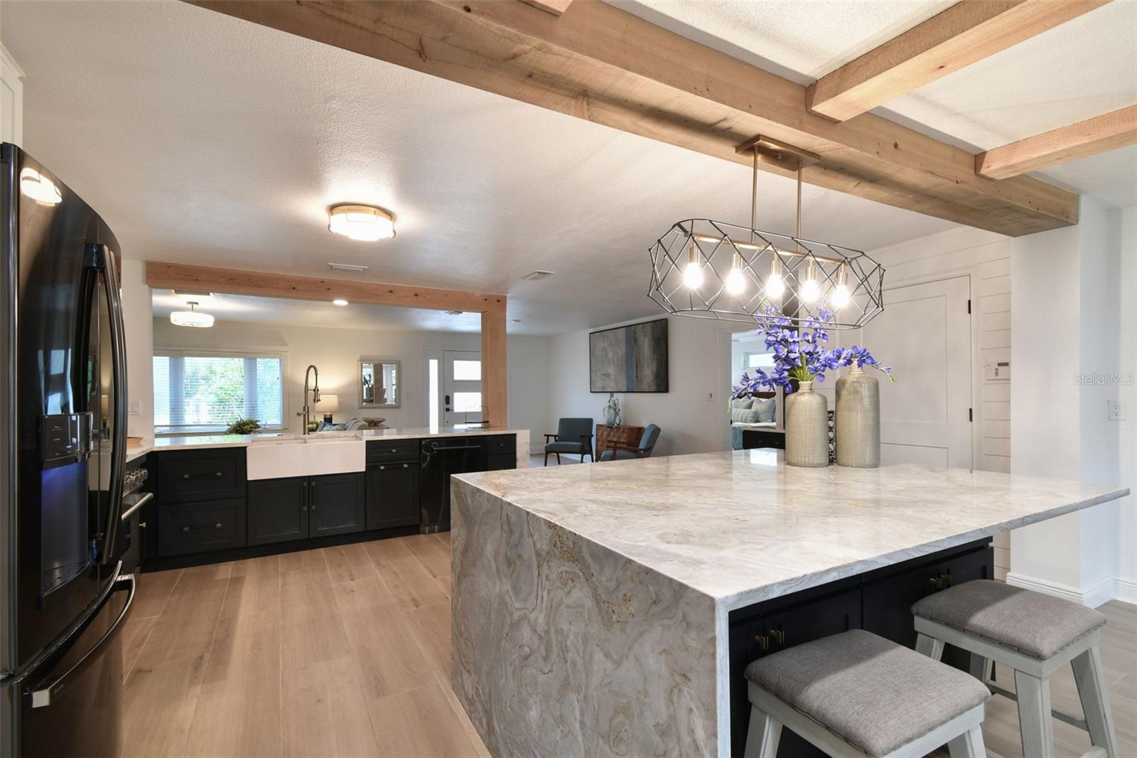 2115 S WEST SHORE BLVD