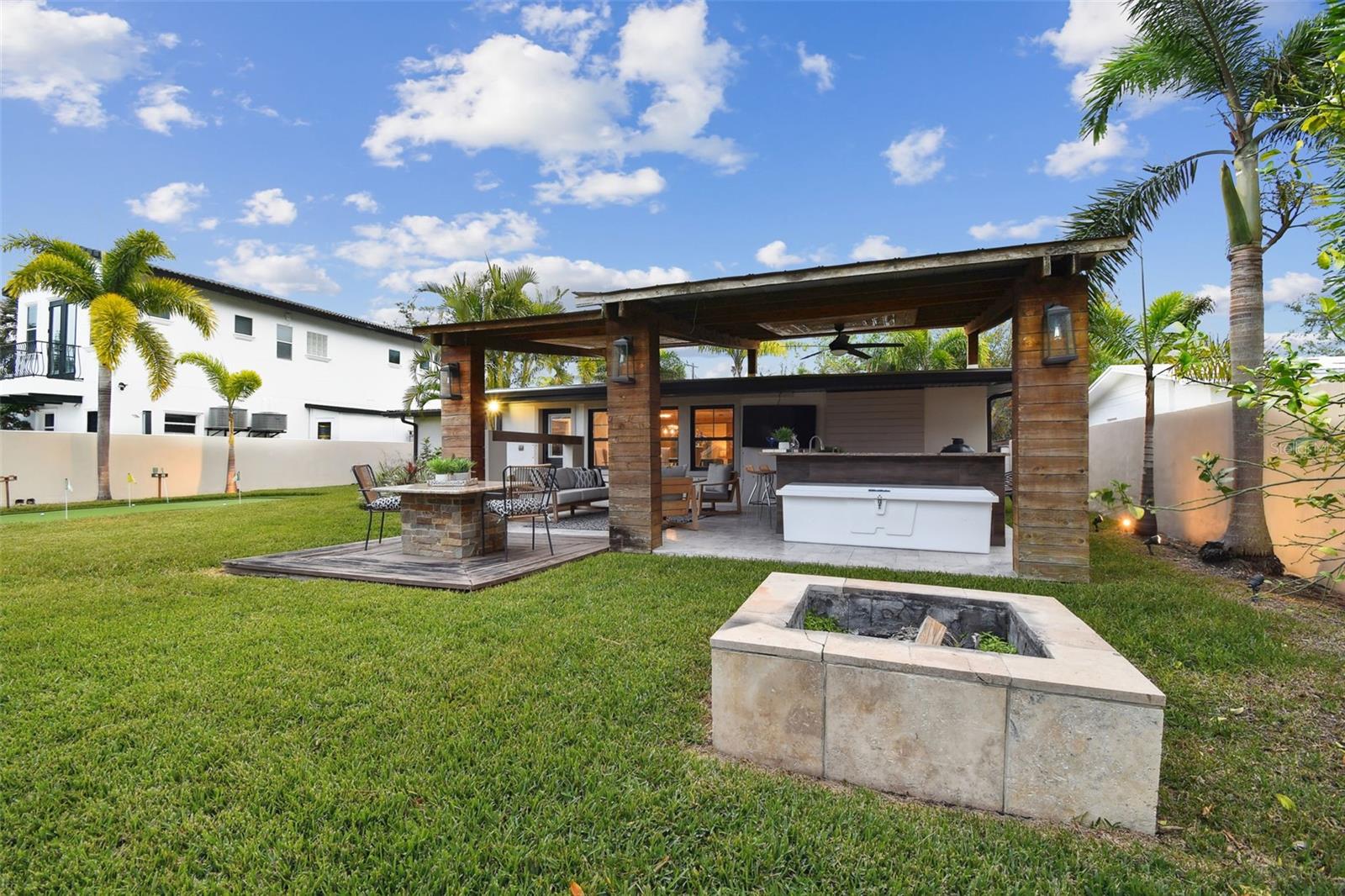 2115 S WEST SHORE BLVD