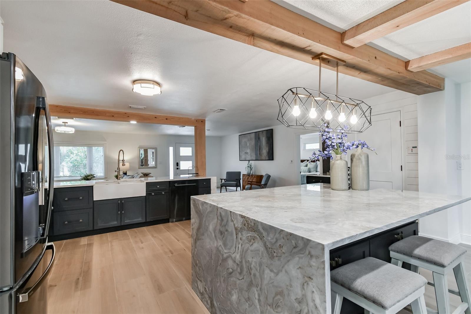 2115 S WEST SHORE BLVD