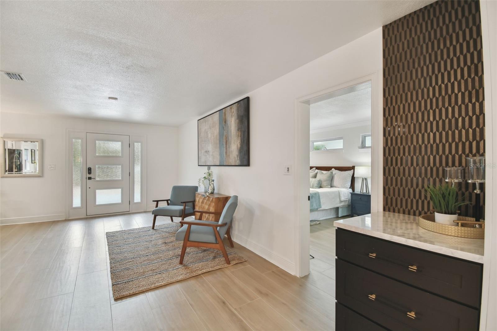 2115 S WEST SHORE BLVD