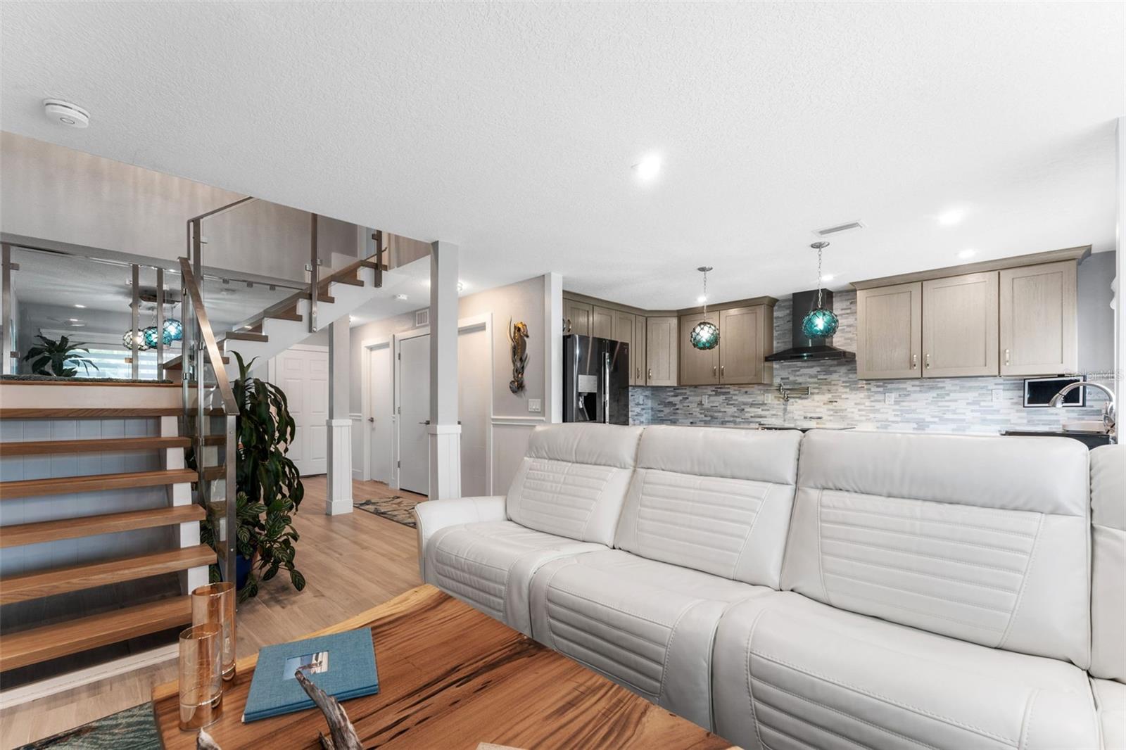 4208 HARBOR HOUSE DR