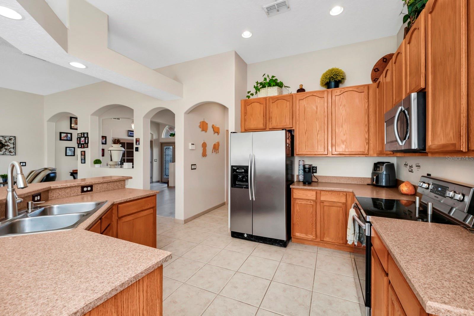 18221 THORNHILL GRAND CIR