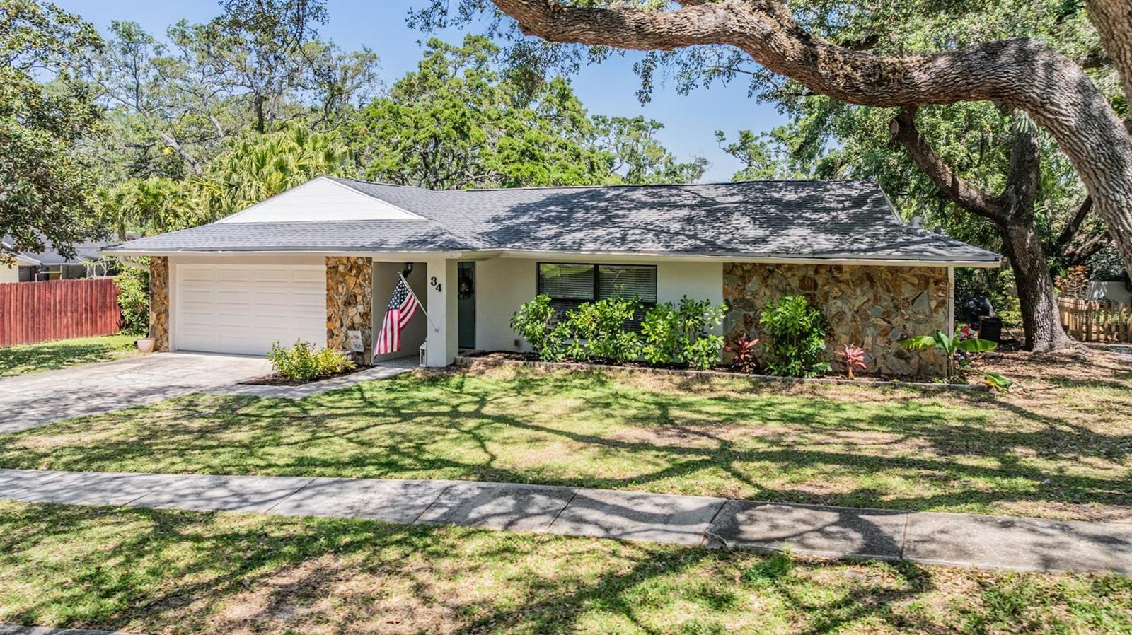 34 HICKORY LN