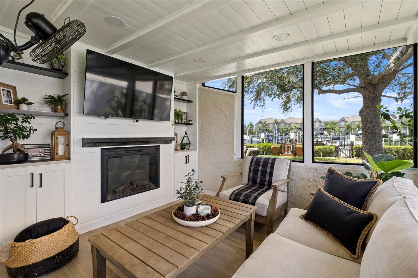 4214 HARBOR HOUSE DR