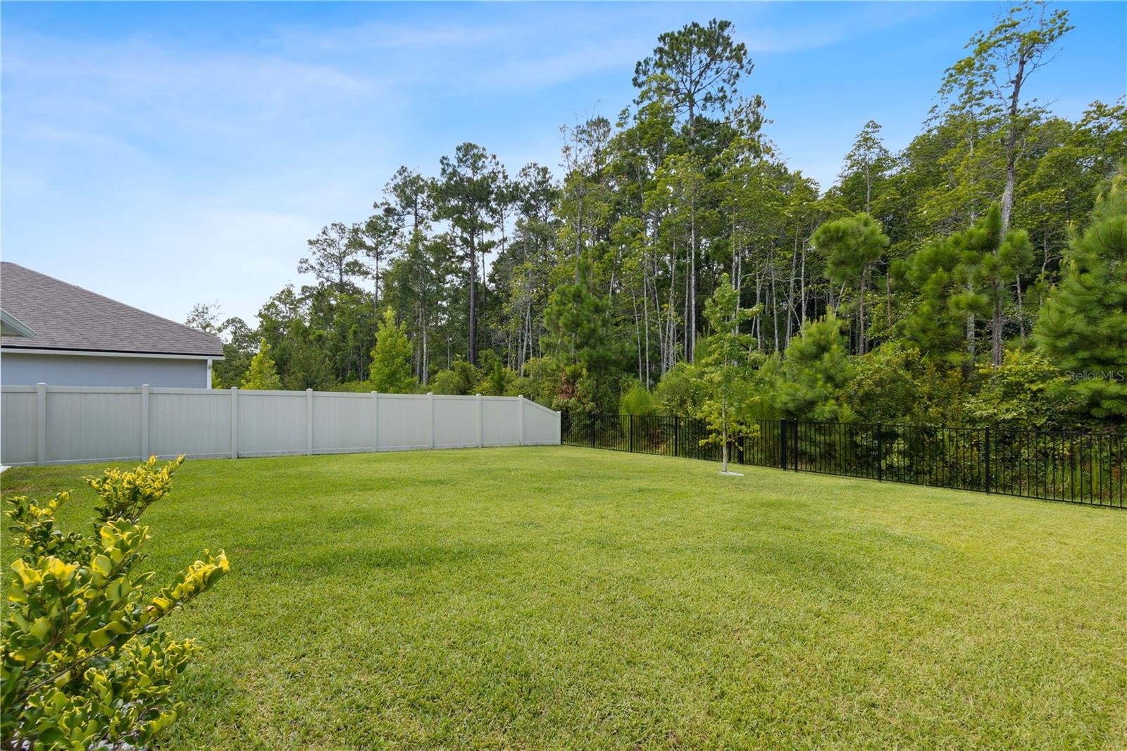 65688 EDGEWATER DR