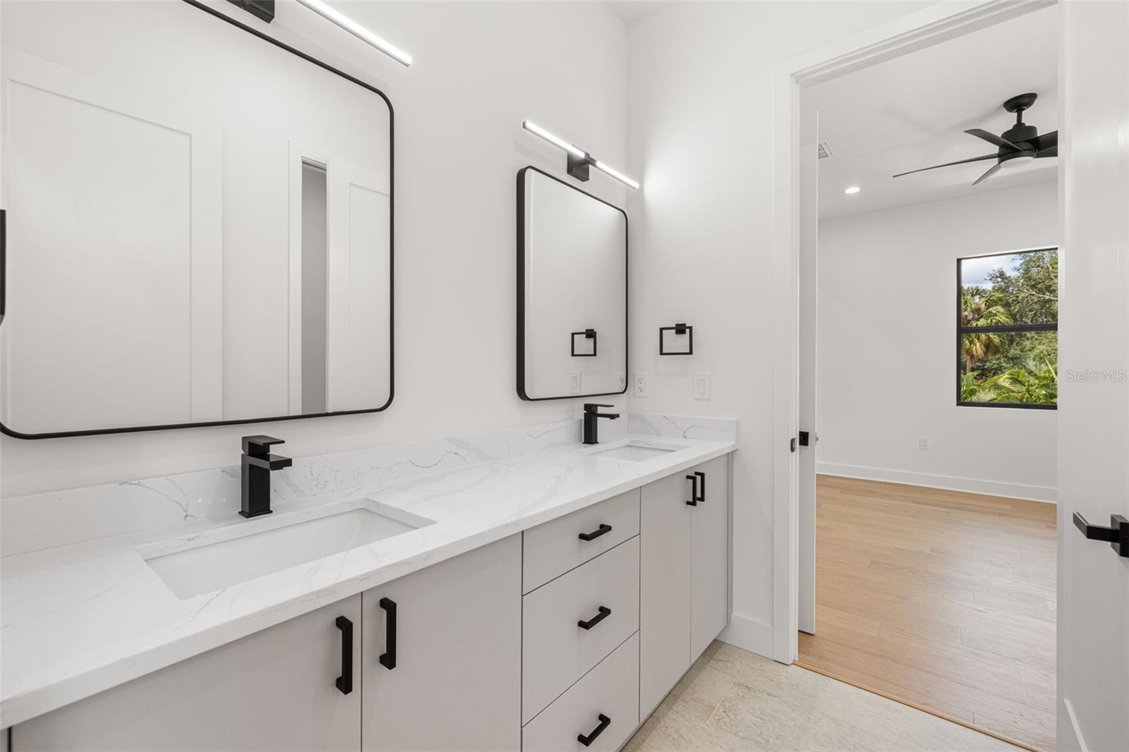 3201 W BALLAST POINT BLVD