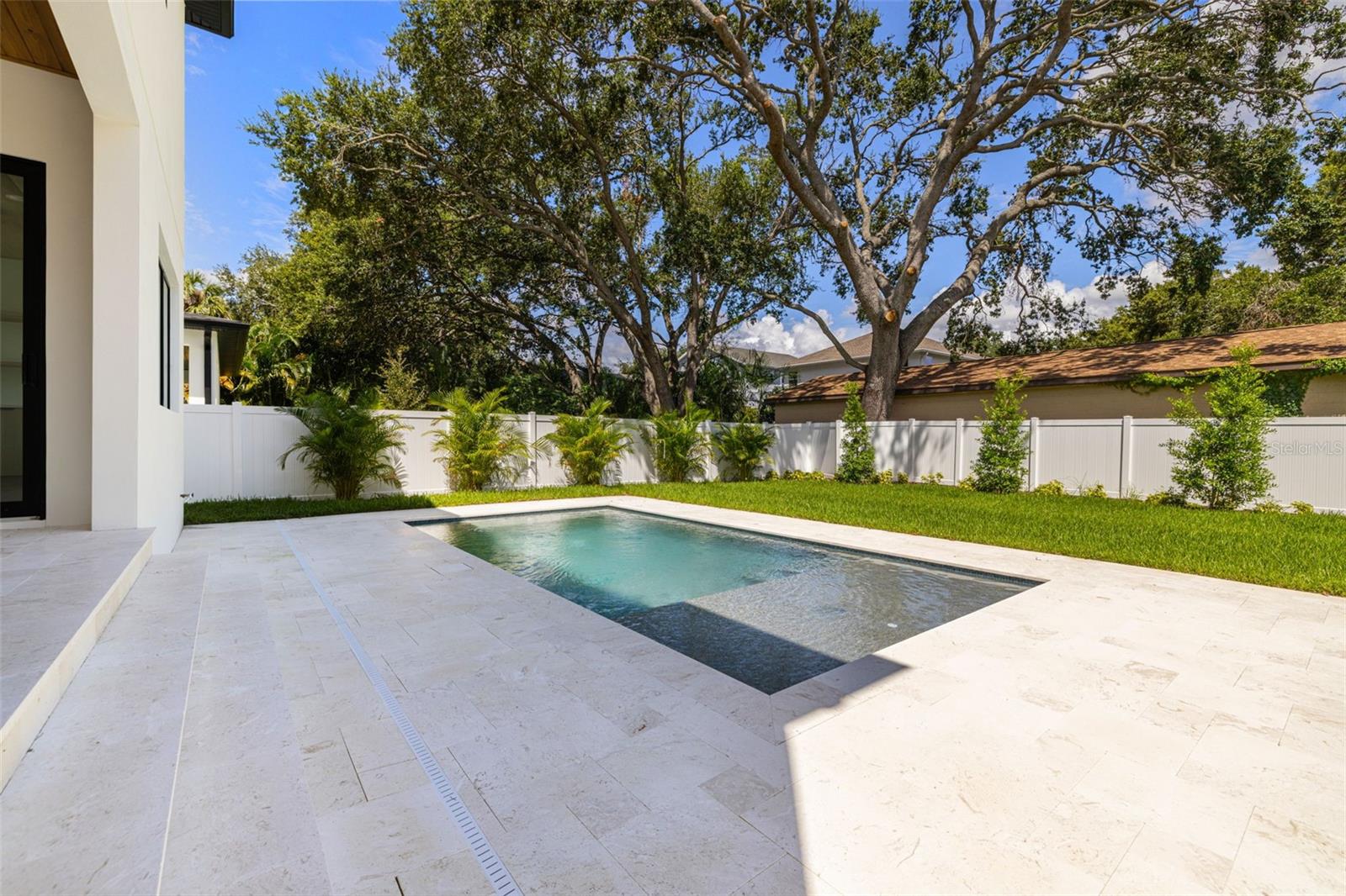 3201 W BALLAST POINT BLVD