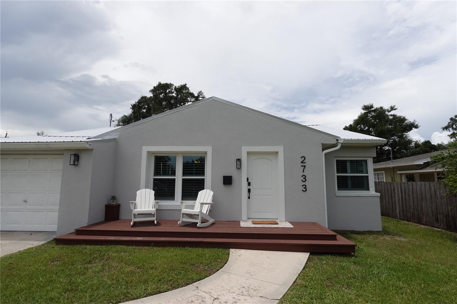 2733 WOODLAND HILLS AVE