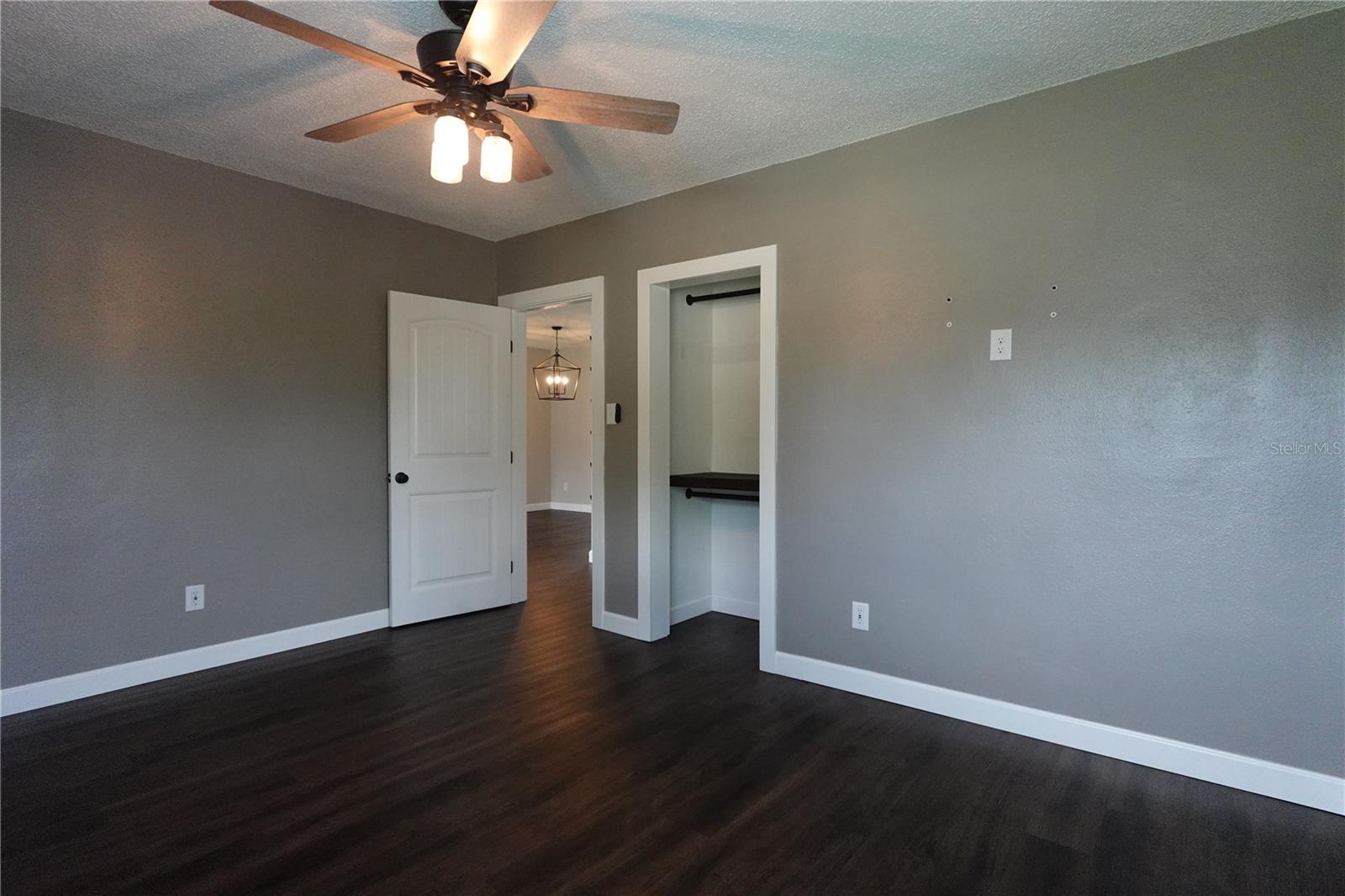 2733 WOODLAND HILLS AVE