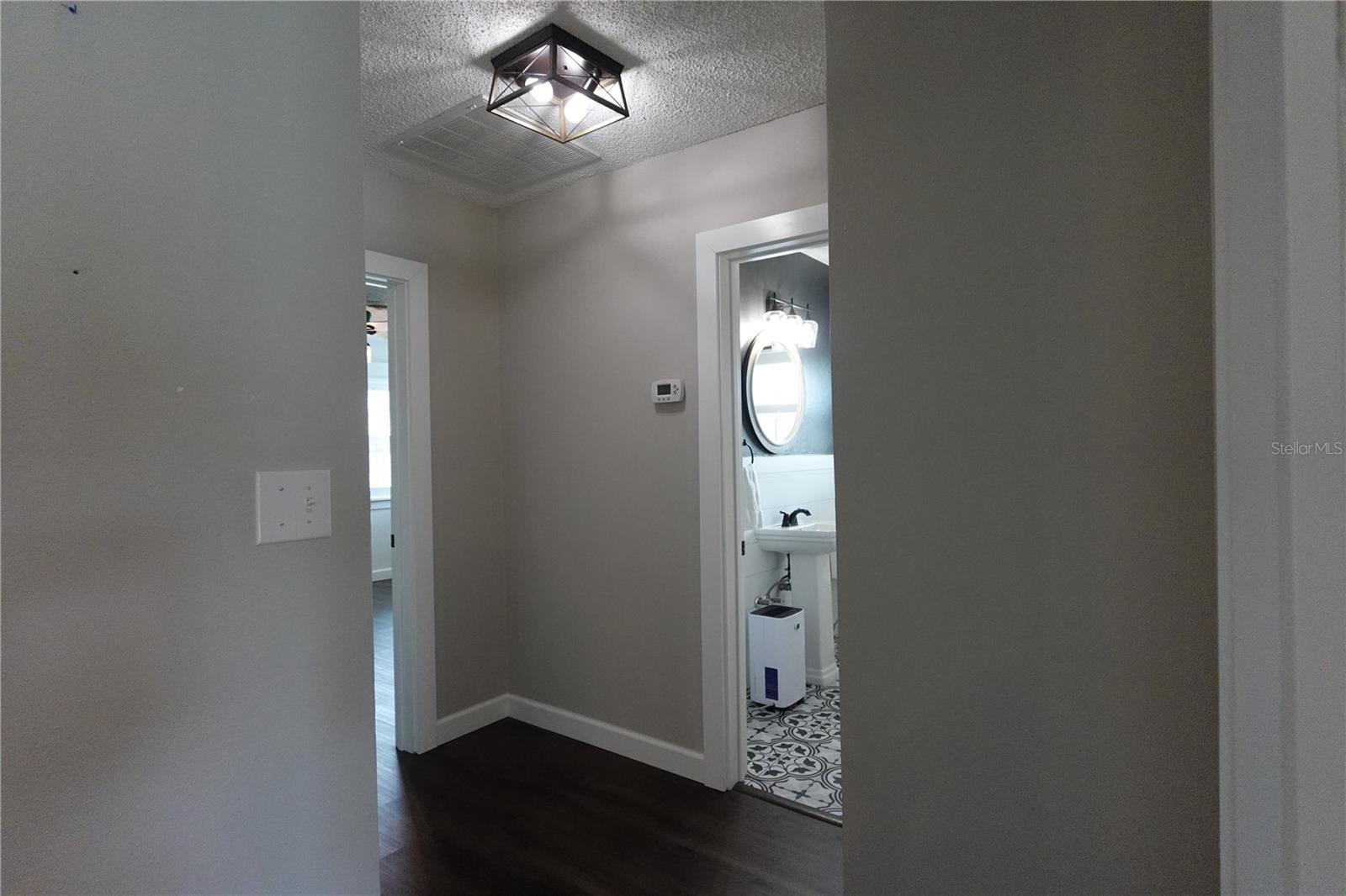 2733 WOODLAND HILLS AVE