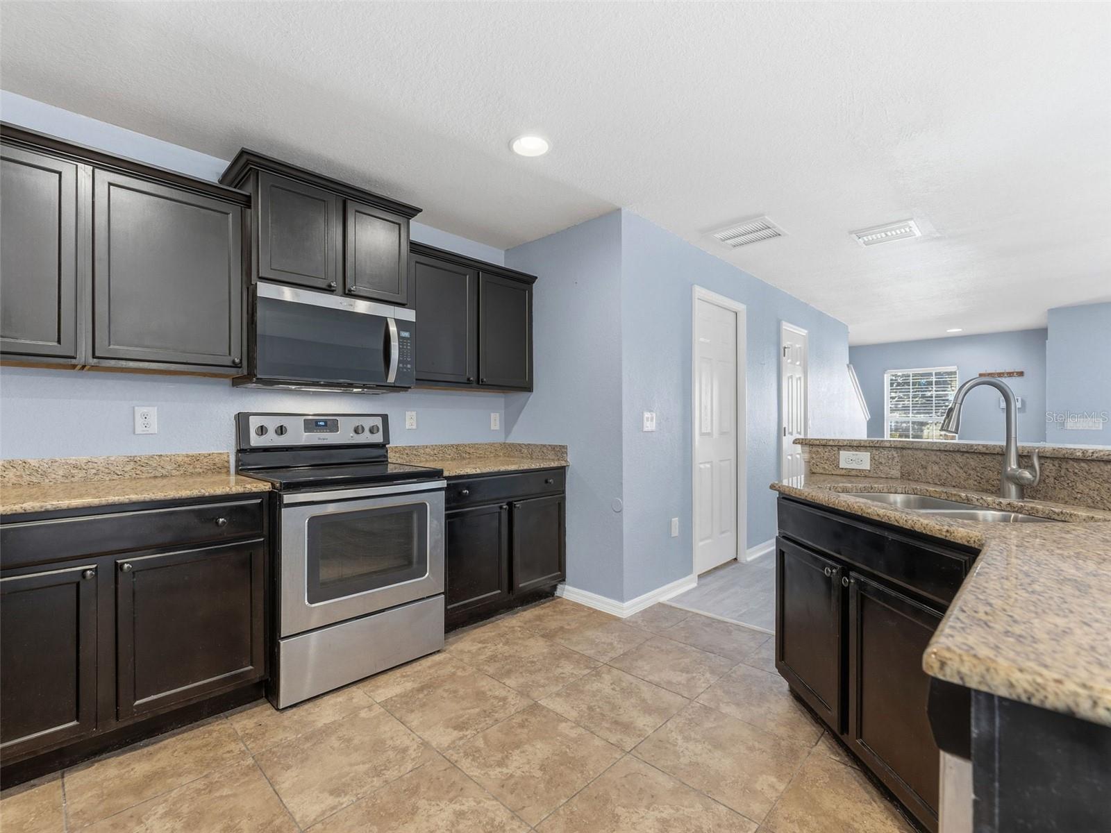 27540 DESERT WILLOW WAY