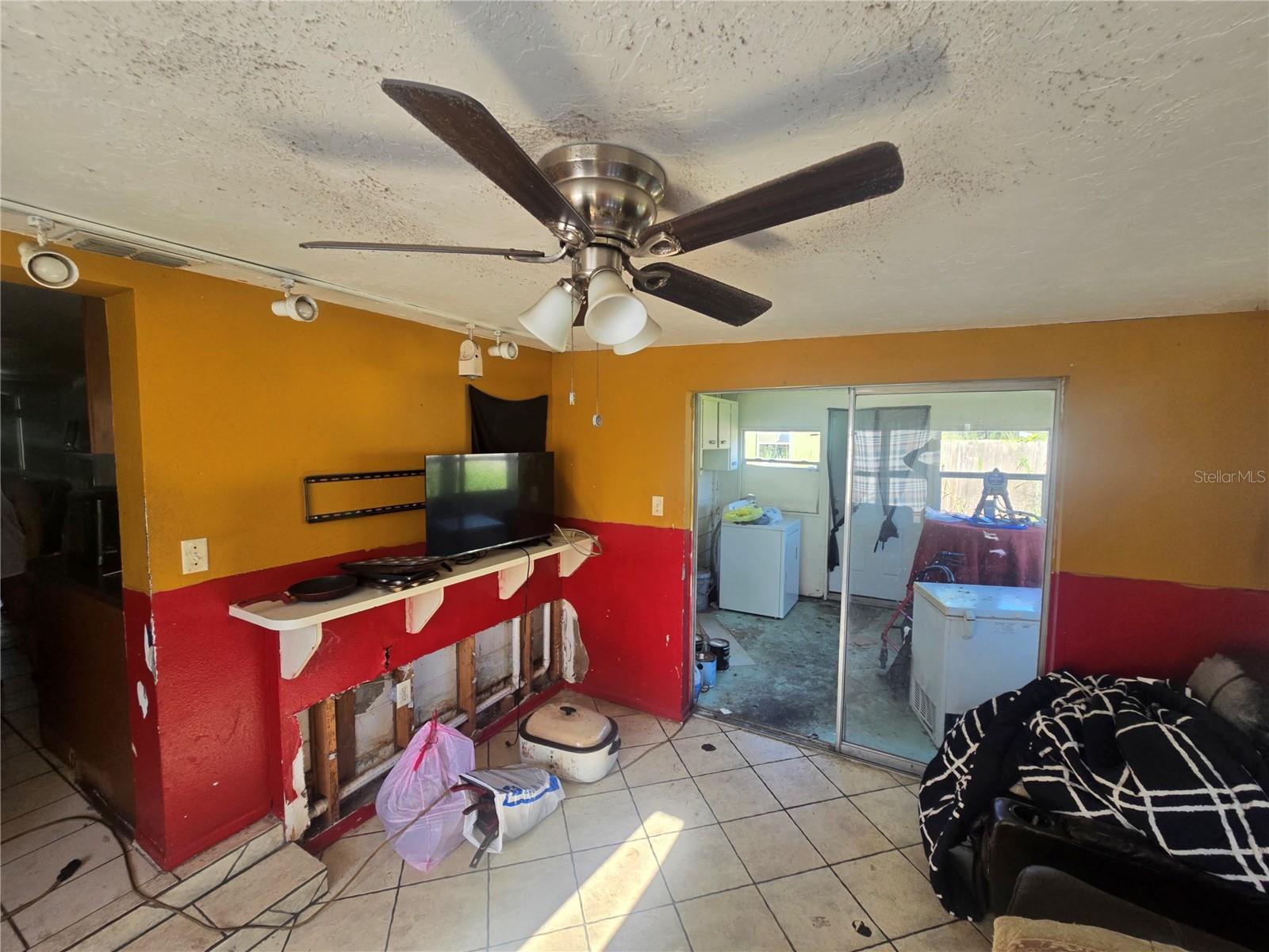 3016 FLETCHER AVE