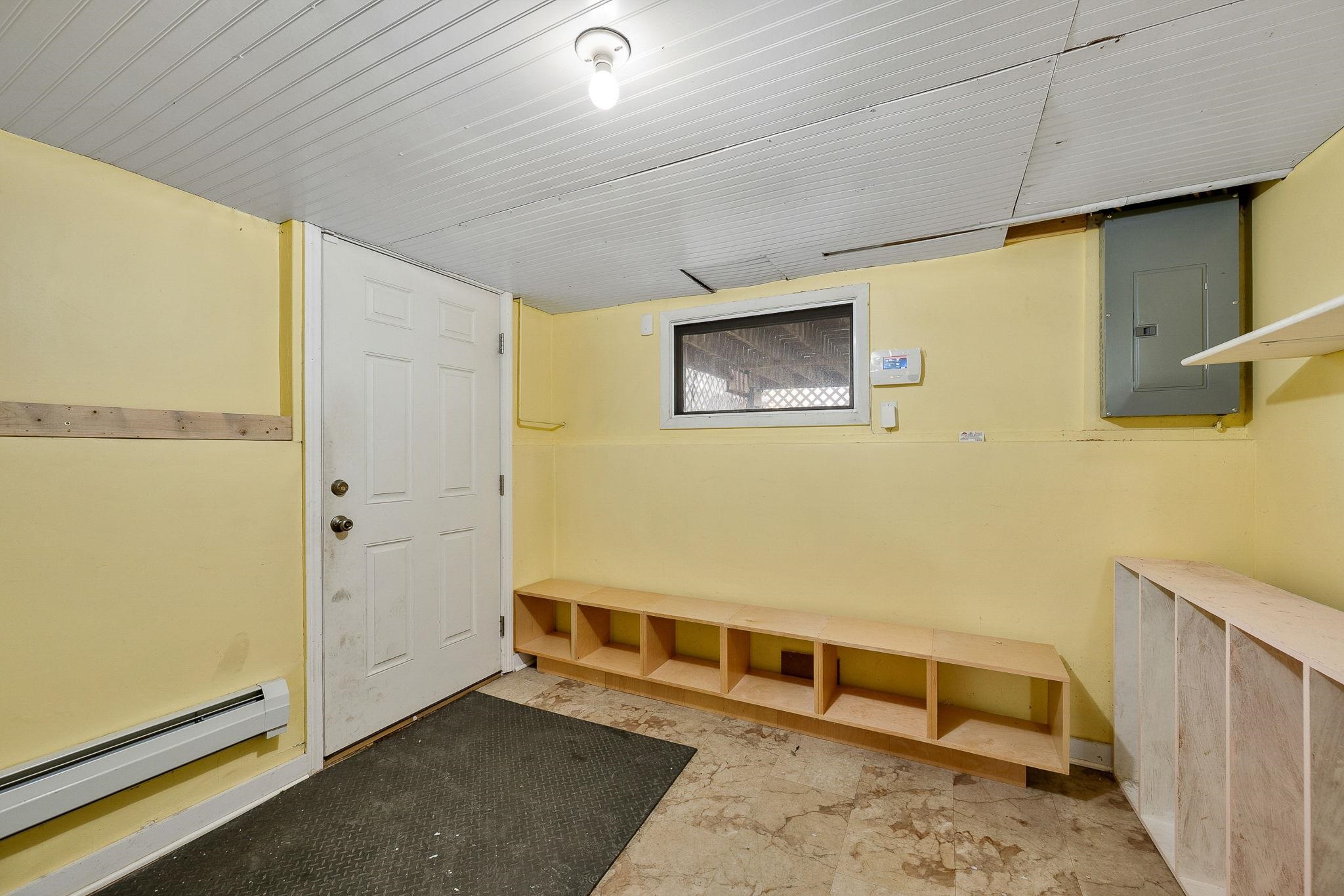 166 Lakeview Drive