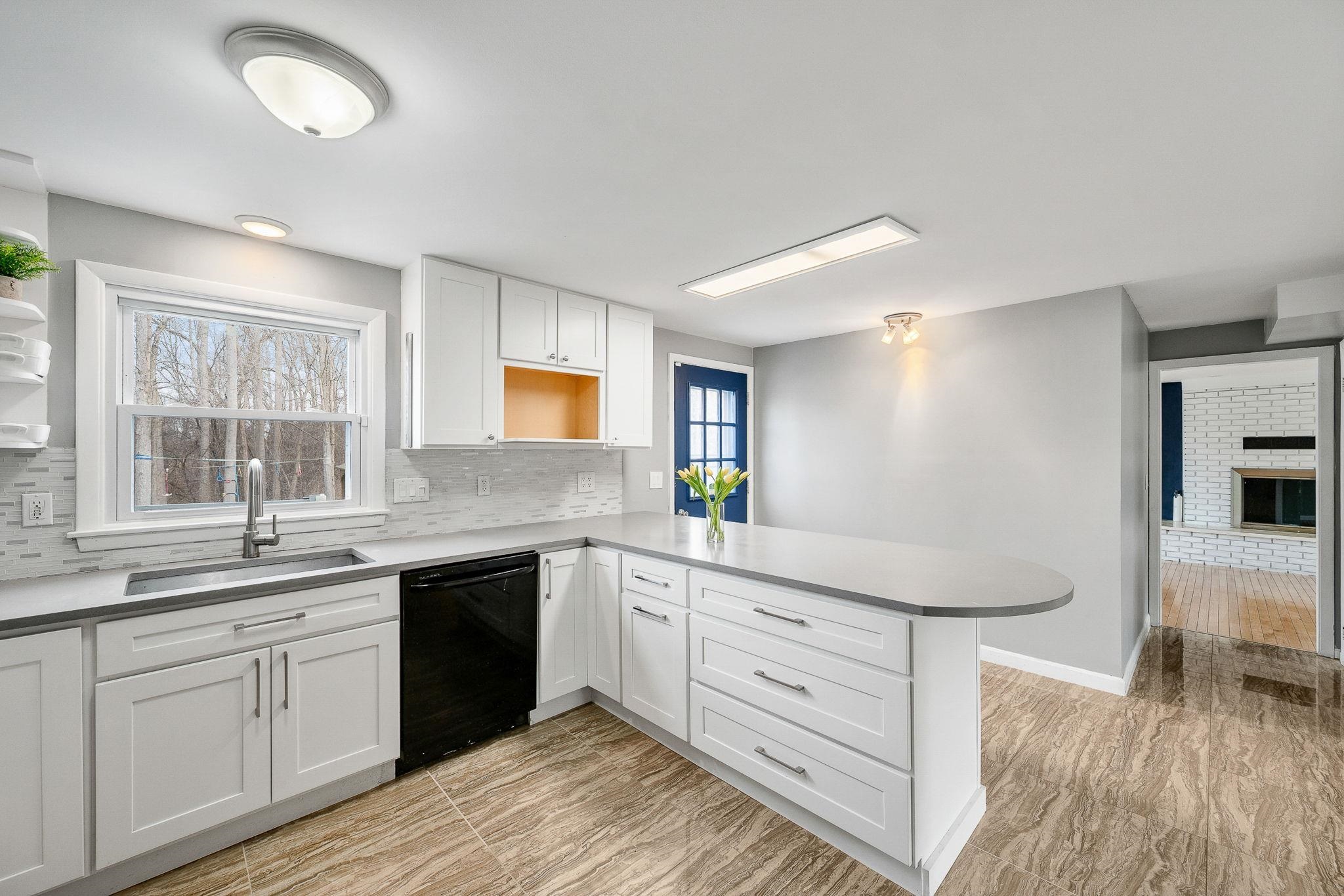 166 Lakeview Drive