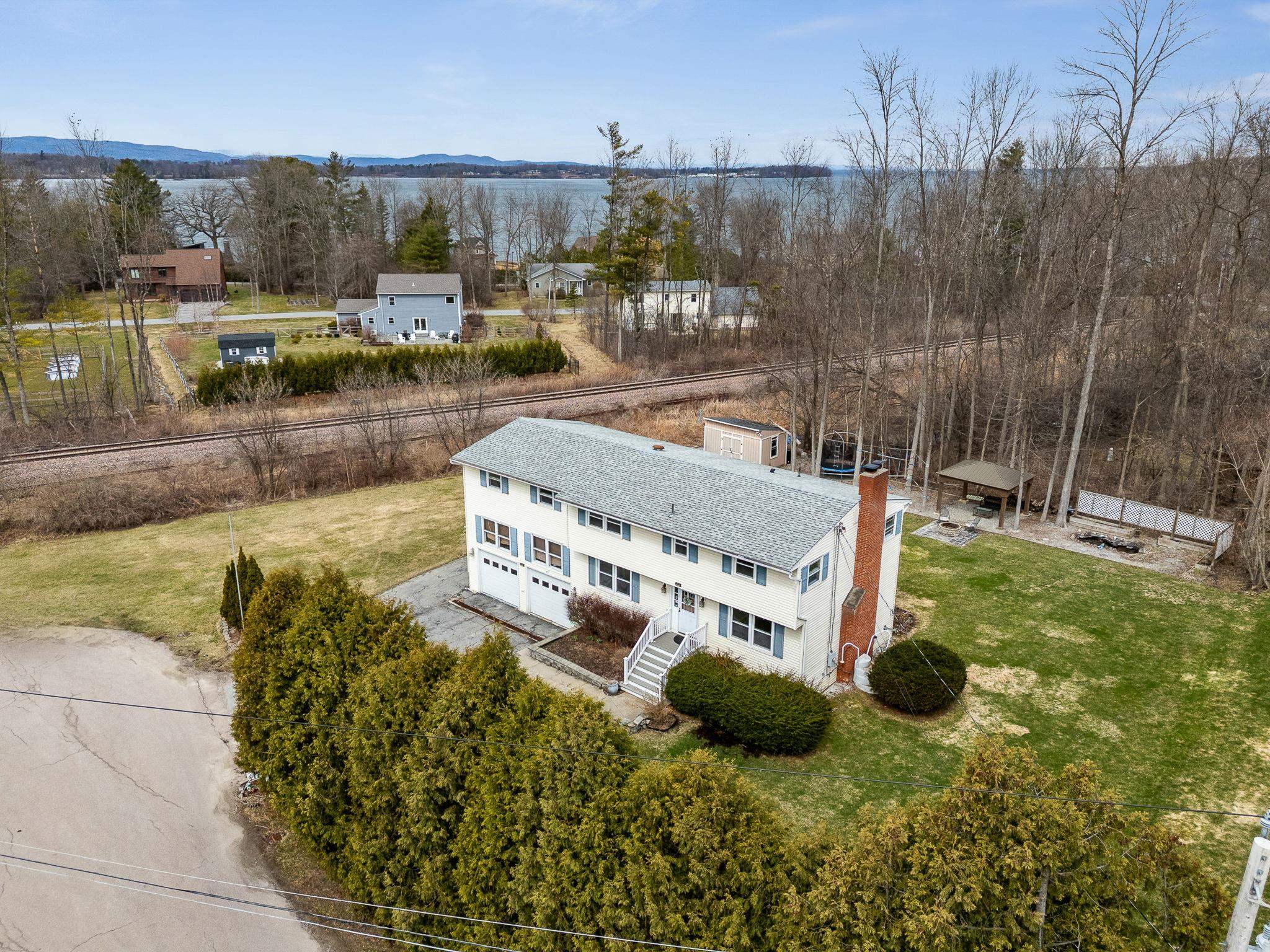 166 Lakeview Drive