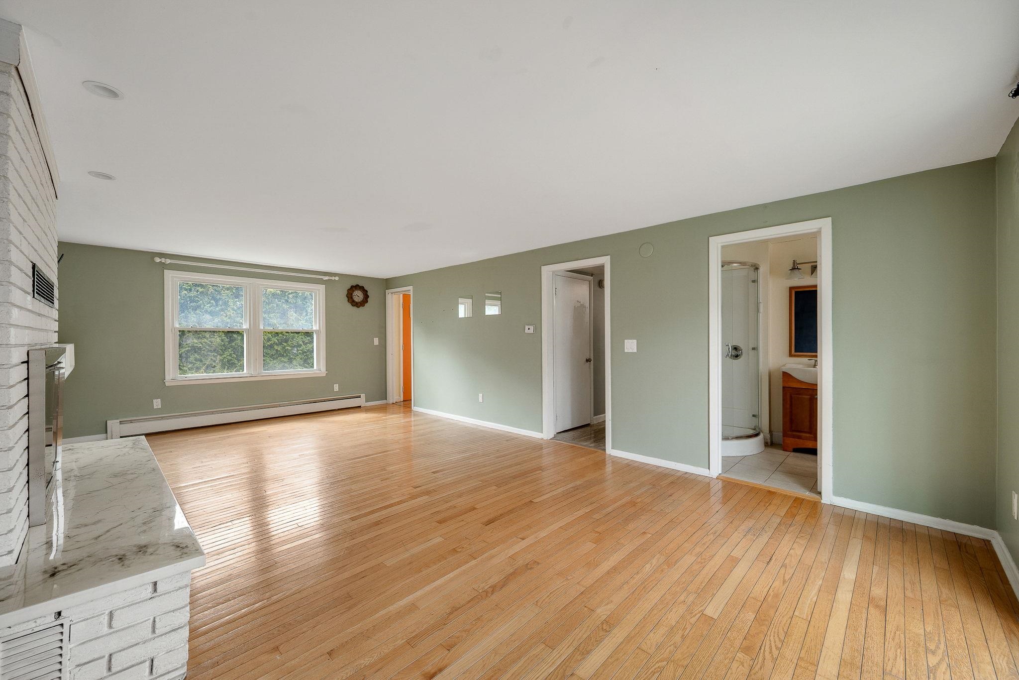 166 Lakeview Drive