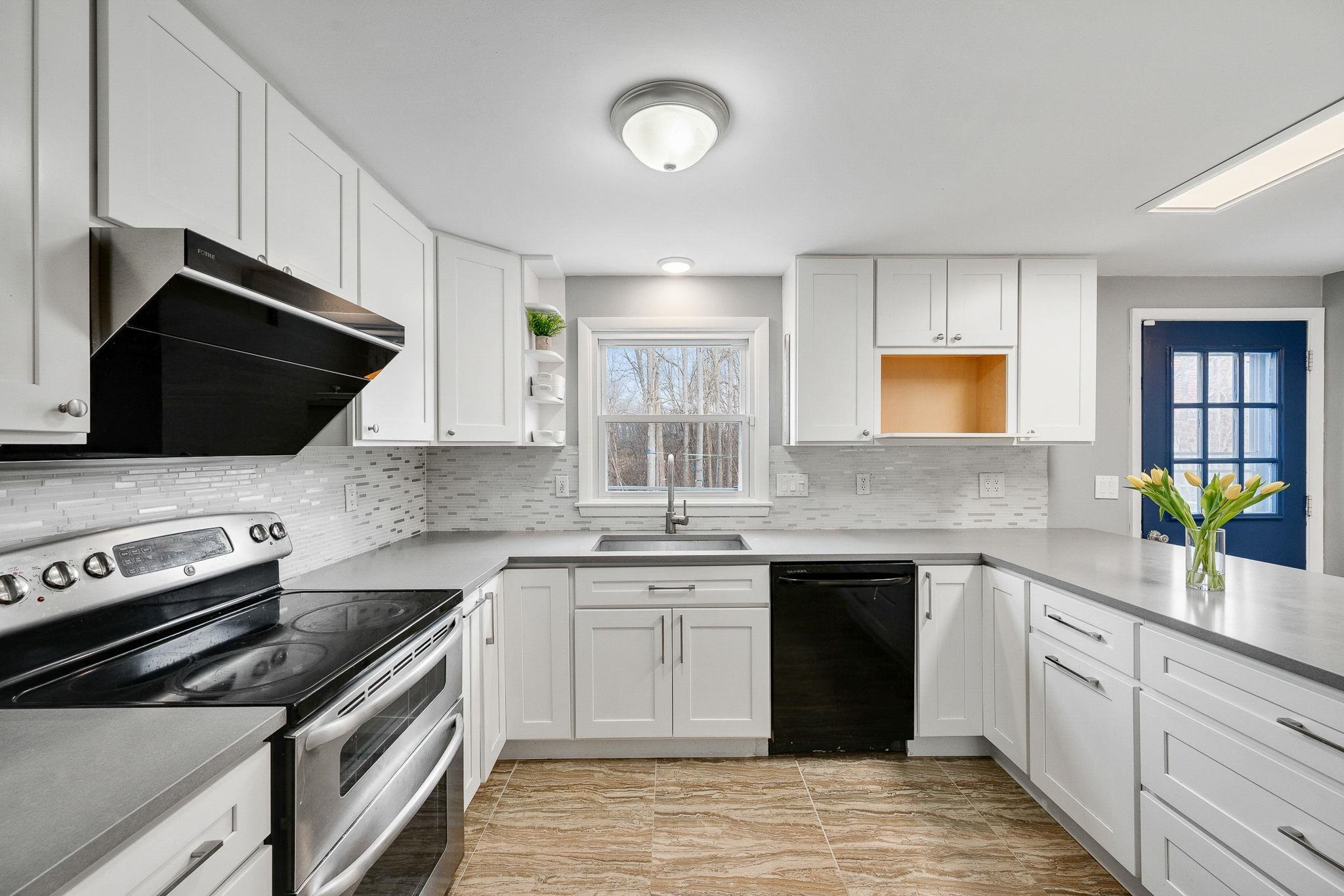 166 Lakeview Drive